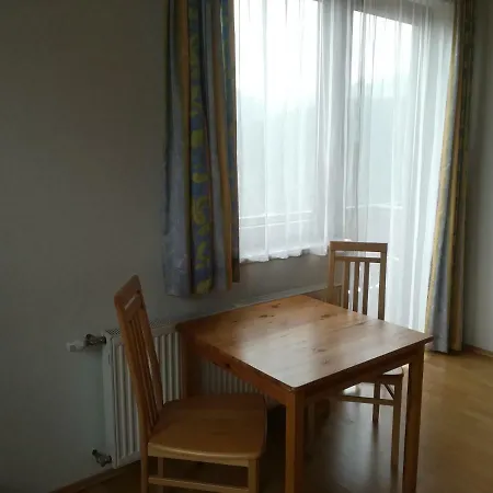 Farma Sinsamreith, Familie Ensmann